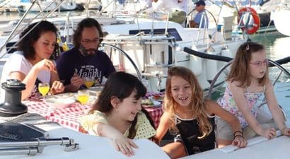 הפלגה משפחתית